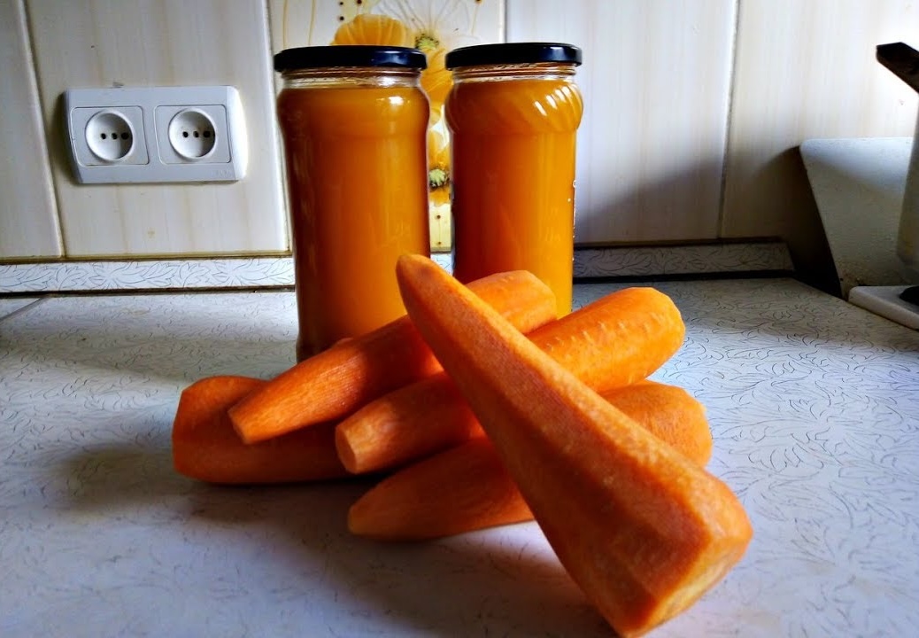 Jus frais de fruits et l&eacute;gumes color&eacute;s